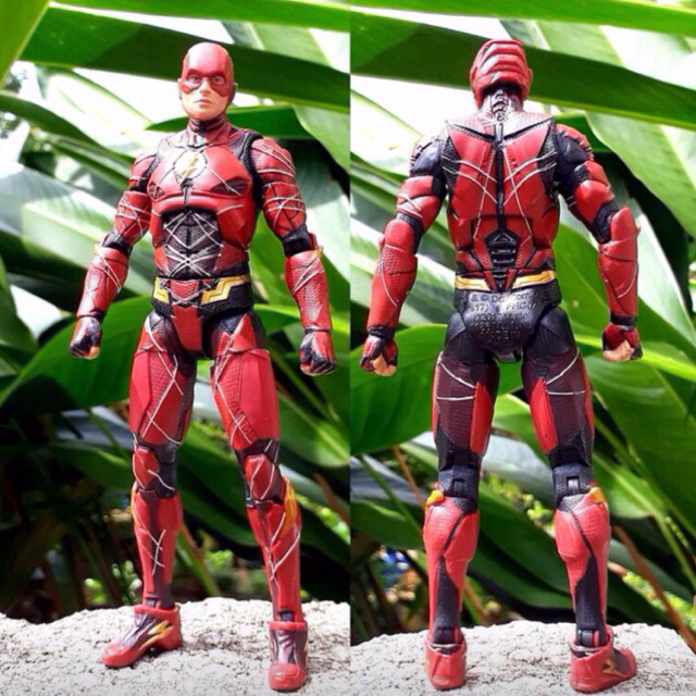 THE FLASH ACTION FIGURE DC MULTIVERSE
