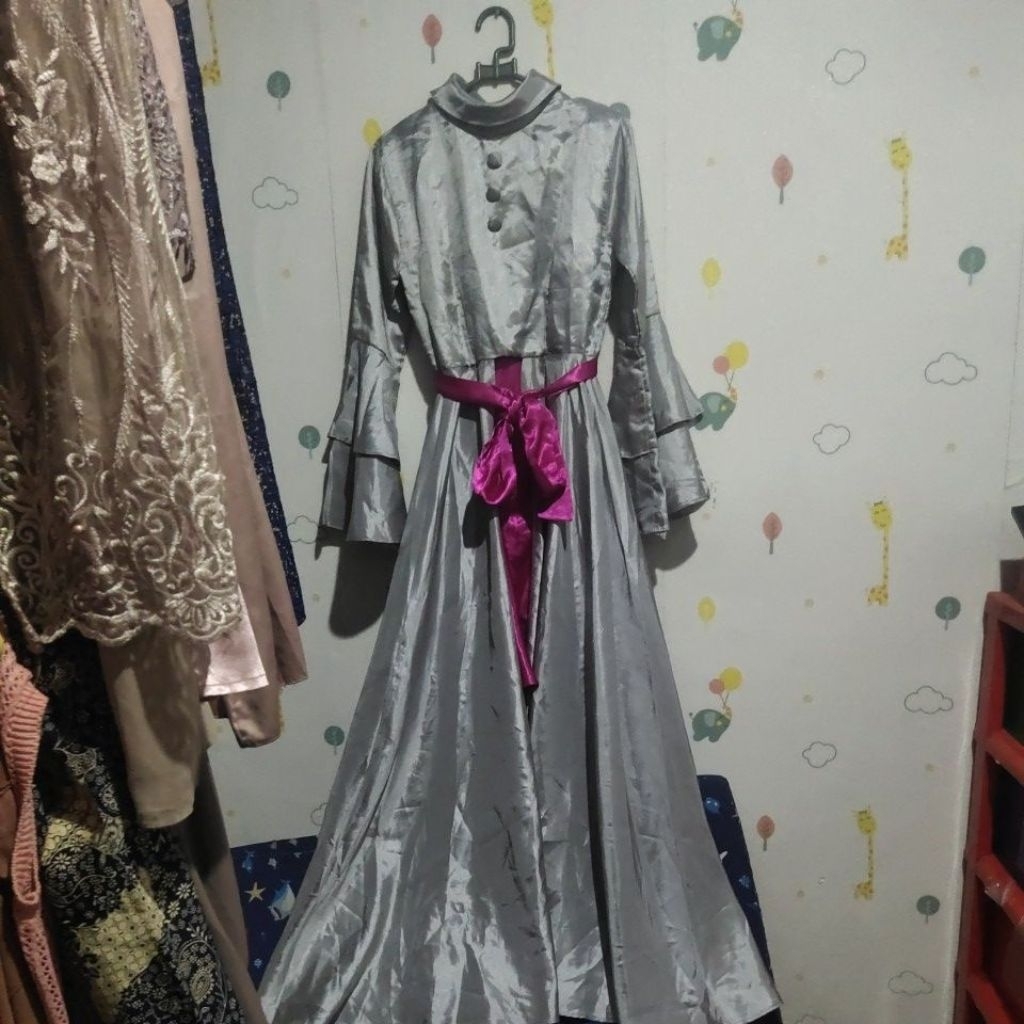 preloved Long dress Pesta / Party/ dress nyanyi/ princess