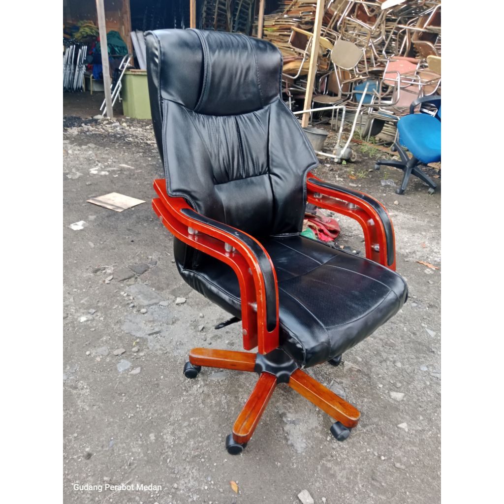 Kursi Kantor Bekas Murah / Berbagai Macam Bangku Kantor Bekas