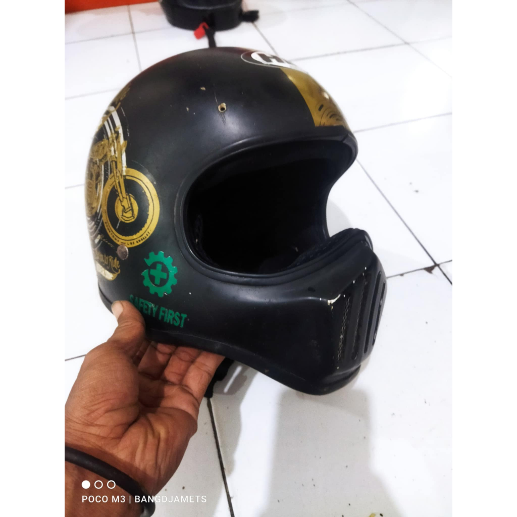 helm cakil hbc second gold line