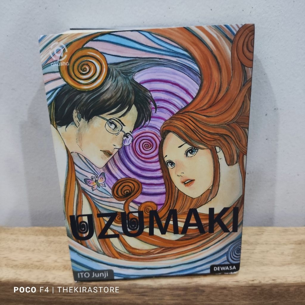 Komik Junji Ito Uzumaki (preloved) + bonus poster Junji Ito