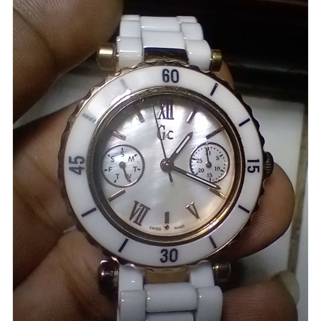 Jam Tangan Wanita Quartz GC 4300IL Swiss Made