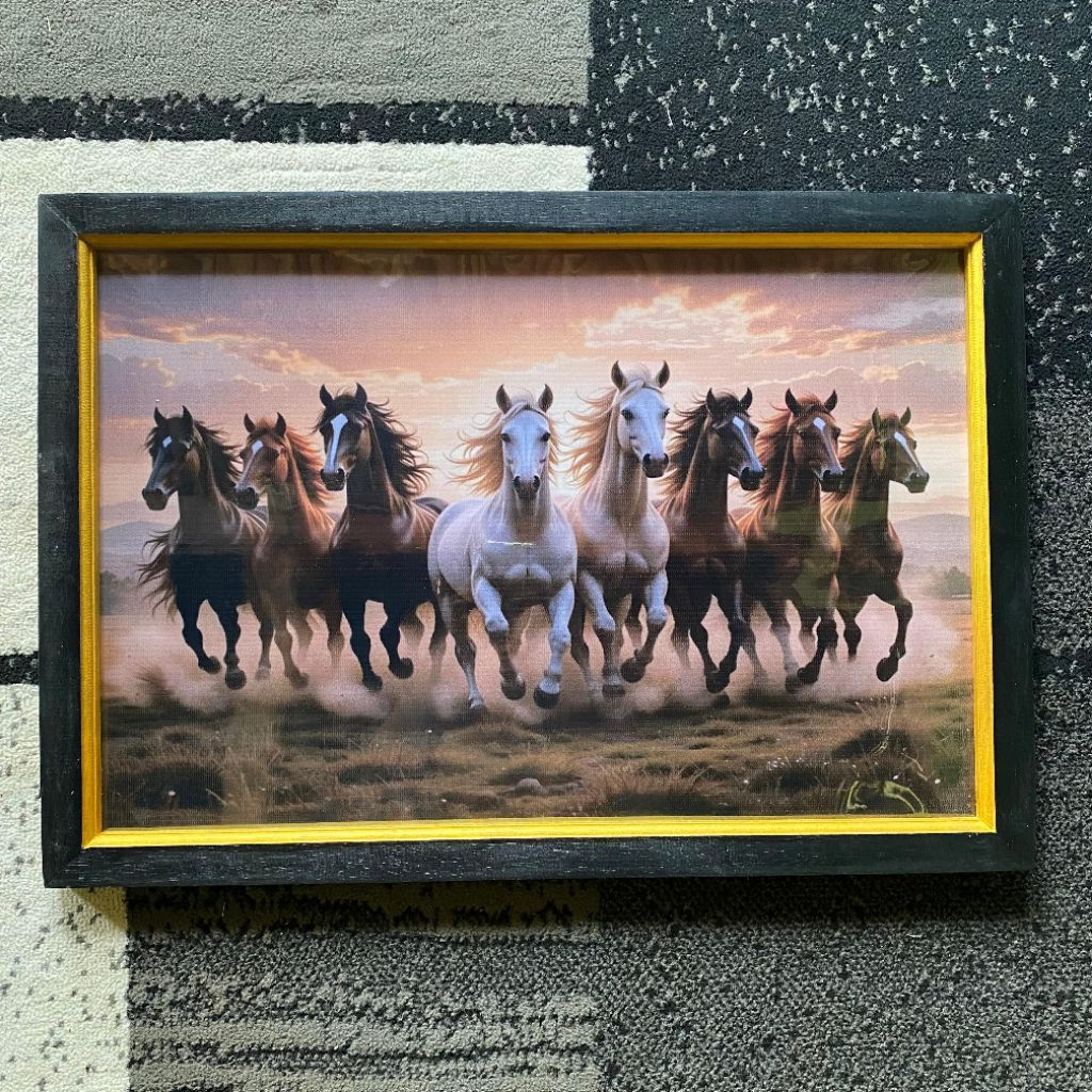 hiasan dinding lukisan cetak kuda 8 lari plus bingkai ukuran 53*35