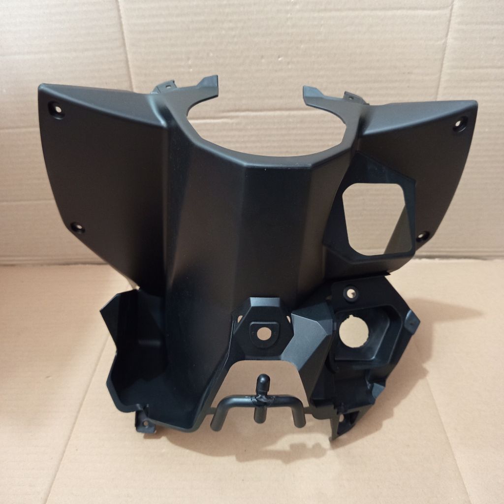 Legshield tengah atas Beat deluxe street 2020-2023 dek kunci atas beat deluxe type charger Tenshi
