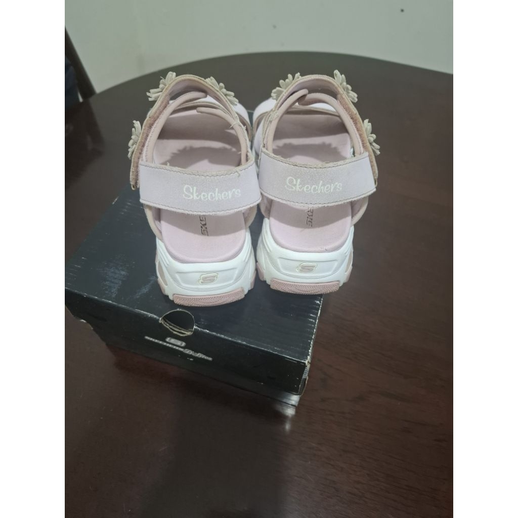 Sepatu sandal anak perempuan merk Skechers