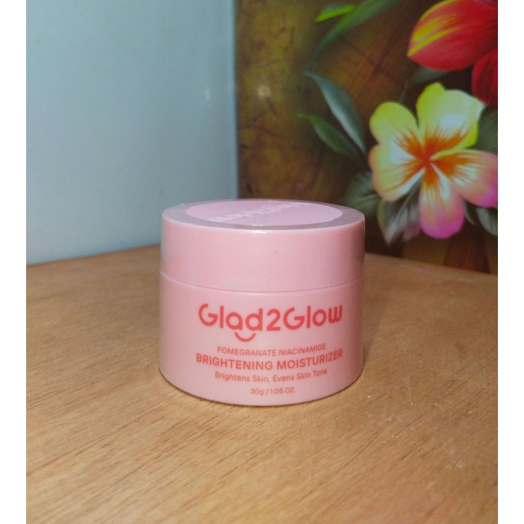 Glad2Glow Brightening Moisturizer 30g Pomegranate Niacinamide melembabkan mencerahkan meratakan warn
