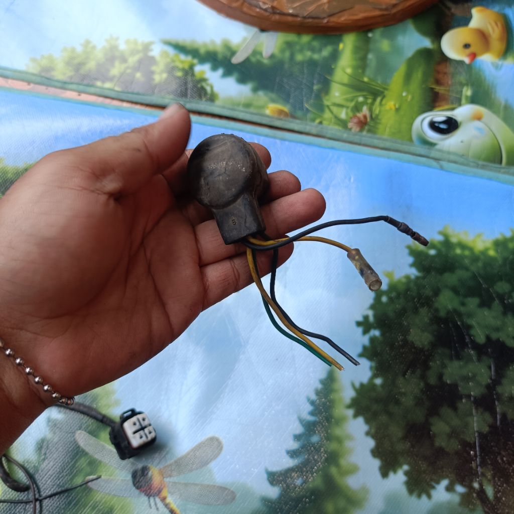 soket lampu motor H4