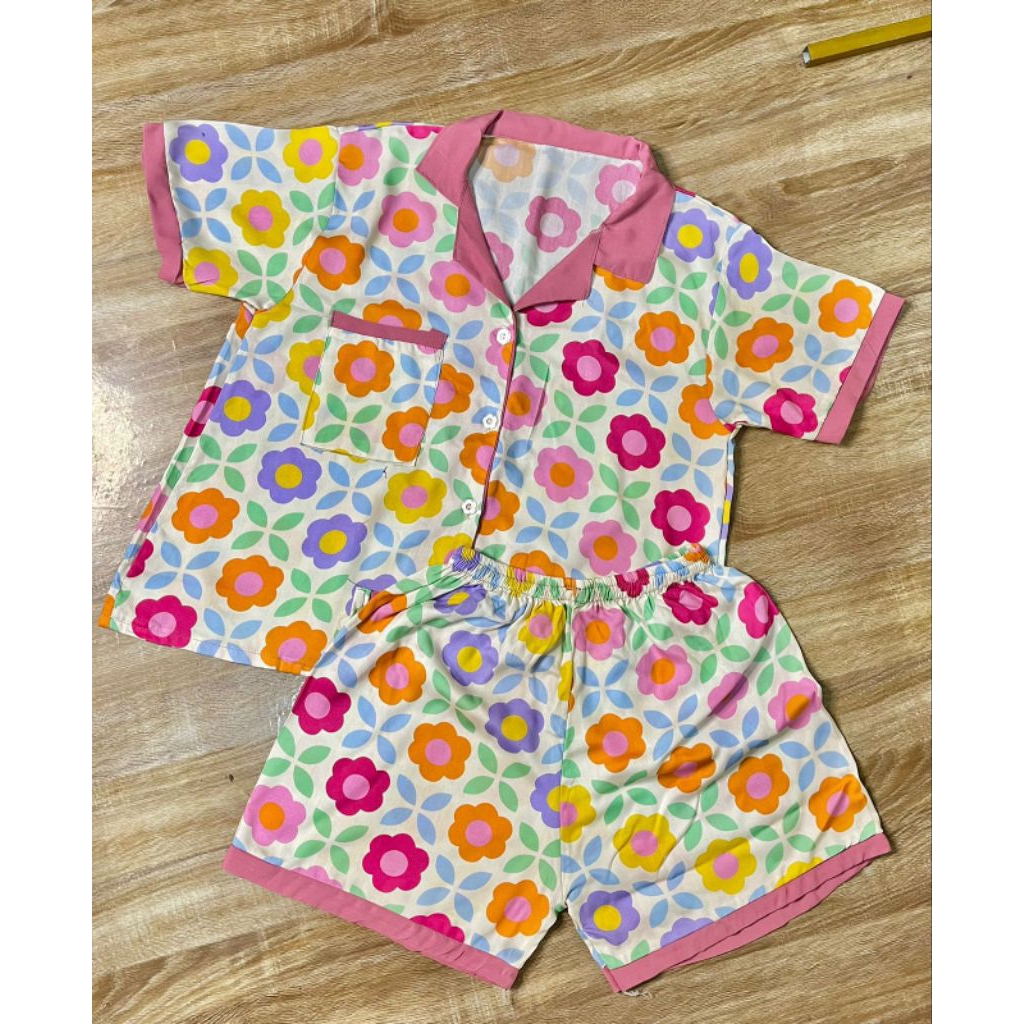 Setelan pendek wanita setelan celana dan lengan pendek rayon