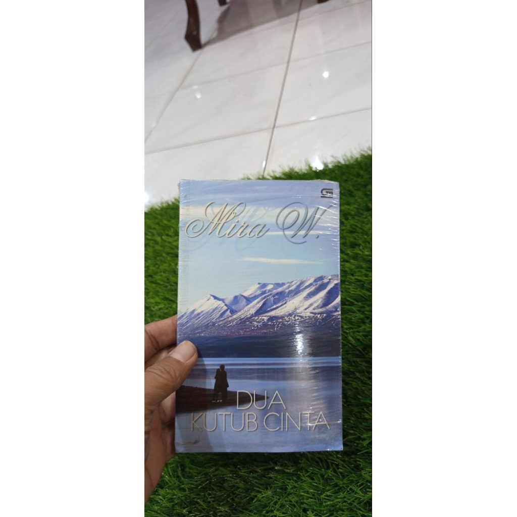 Novel Mira W - Dua Kutub Cinta