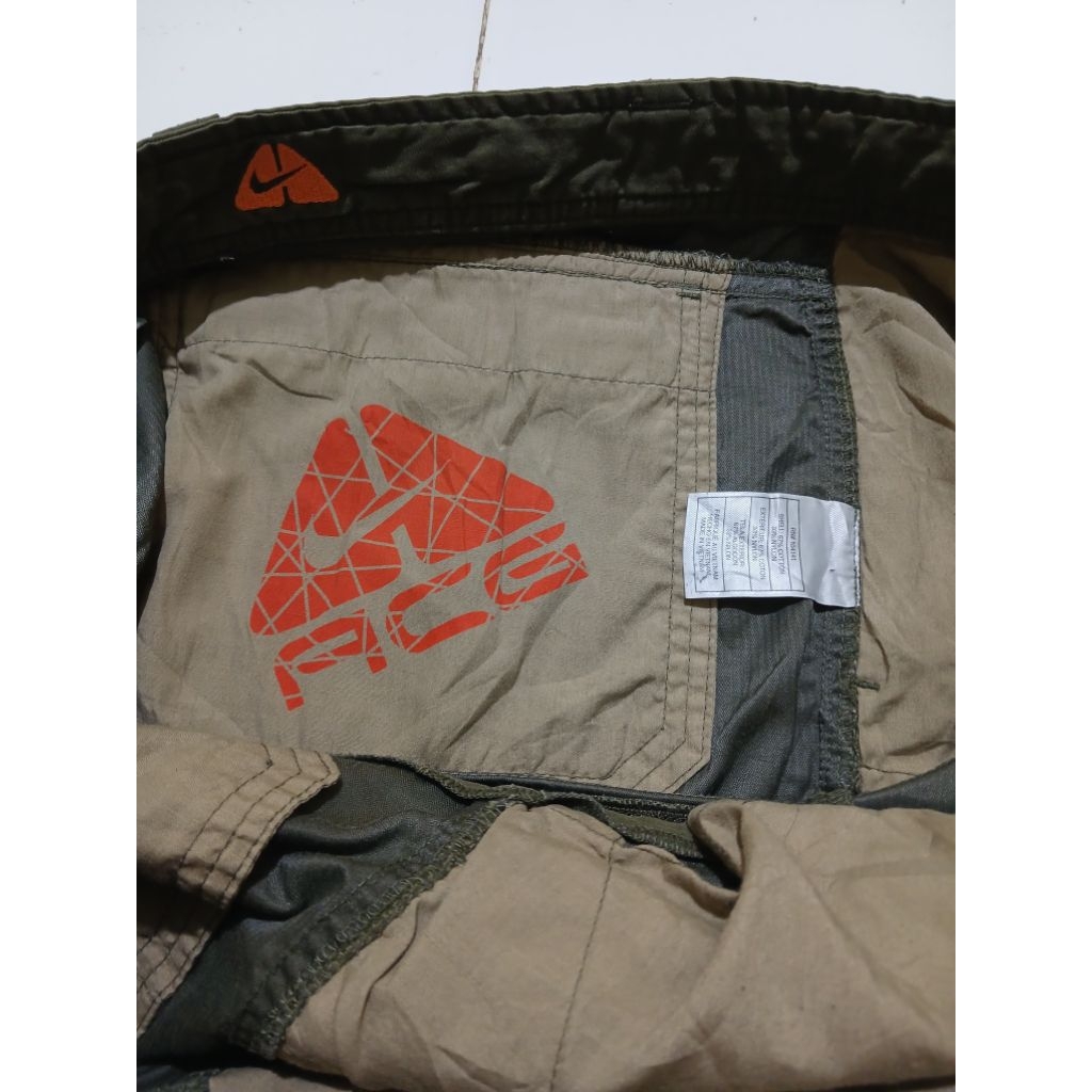 Celana Cargo Nike ACG