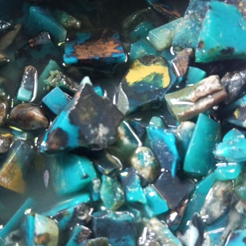 BAHAN BATU BACAN KRISTAL