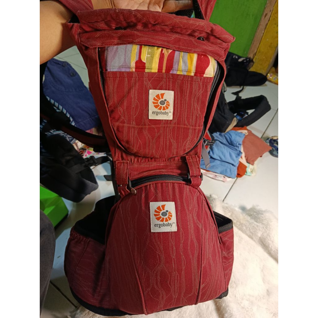 gendongan hipseat ergobaby