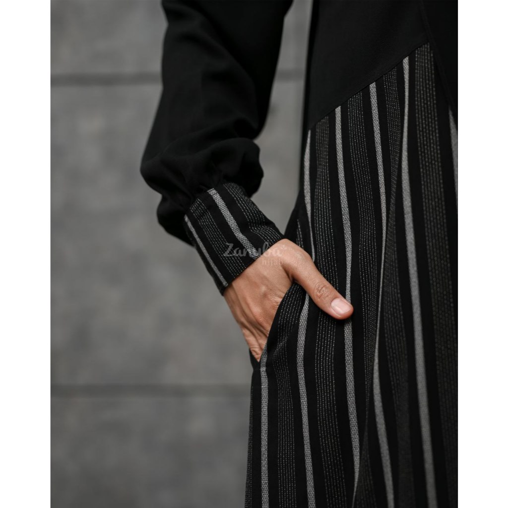 [ PRE ORDER ] JET BLACK ANILA STRIPE GAMIS ONLY BY ZANUBA | DISTRIBUTOR ZANUBA