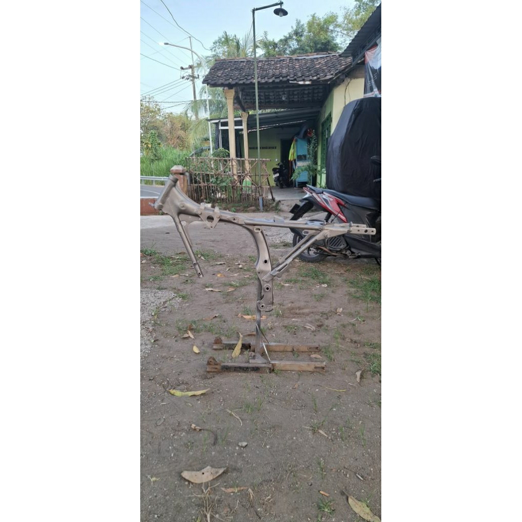 Rangka Gl100 Original Balungan Kecil/Cili Rangka Gl100 Frame Gl100 Srit