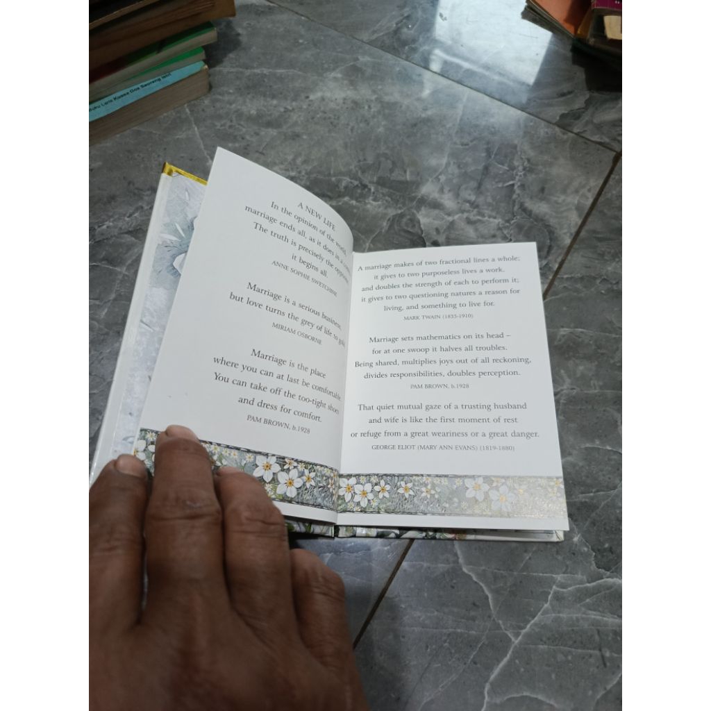 Wishing you happiness FOR YOUR WEDDING A HELEN EXLEY GITFBOOK-B1