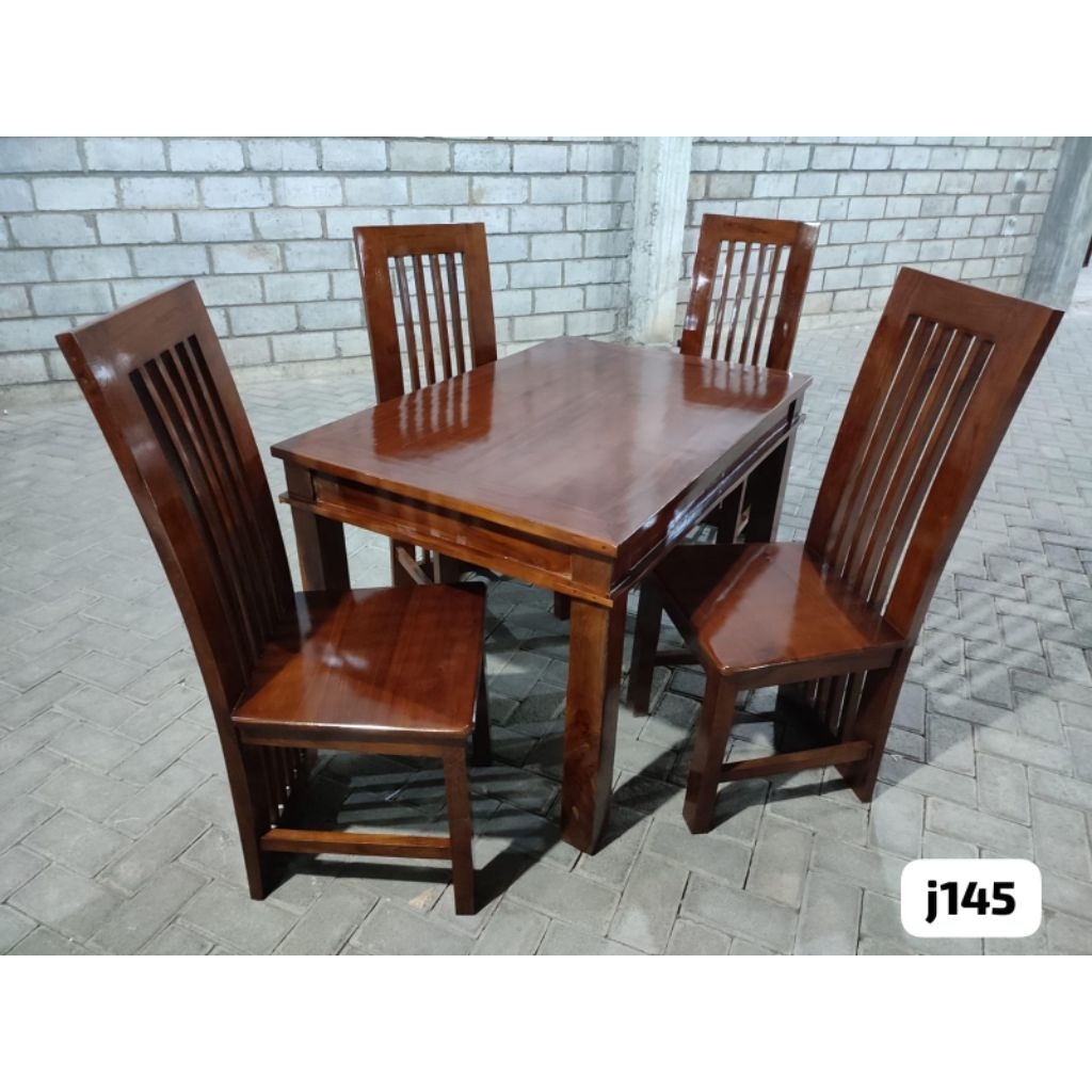 meja makan kayu jati 4kursi