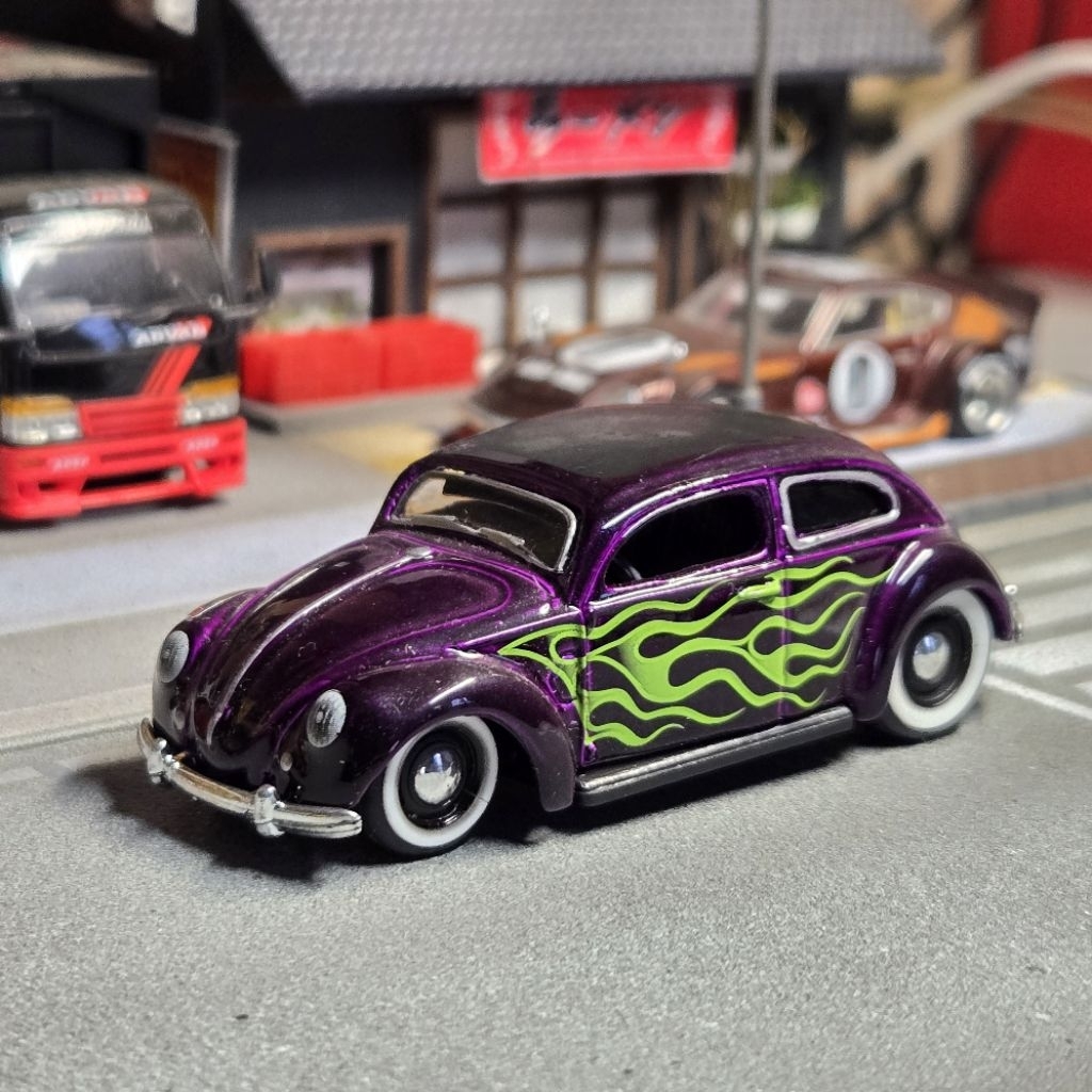 Maisto Loose 1/64 VW Volkswagen Beetle Purple/Green Flame