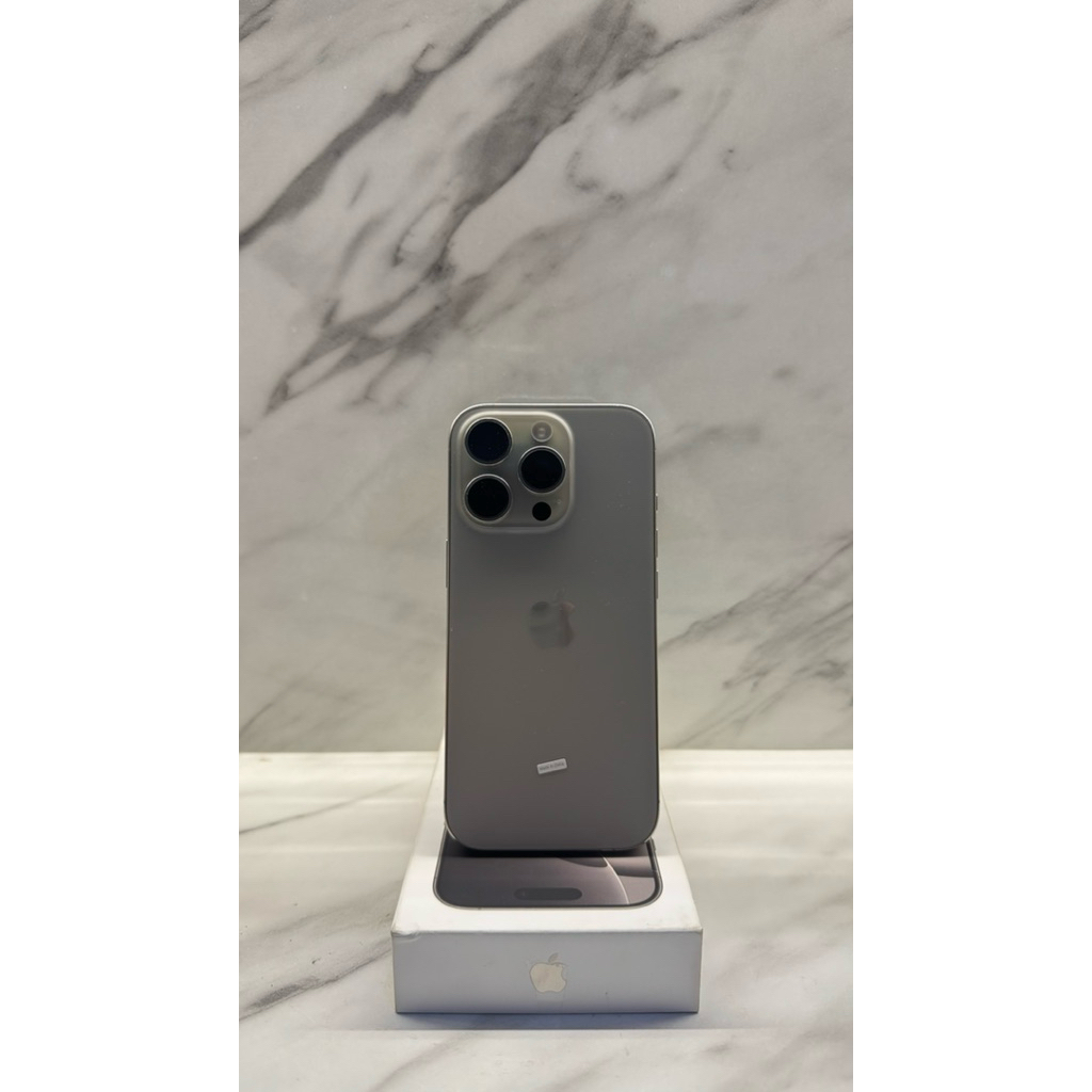 iphone 16 pro natural titanium