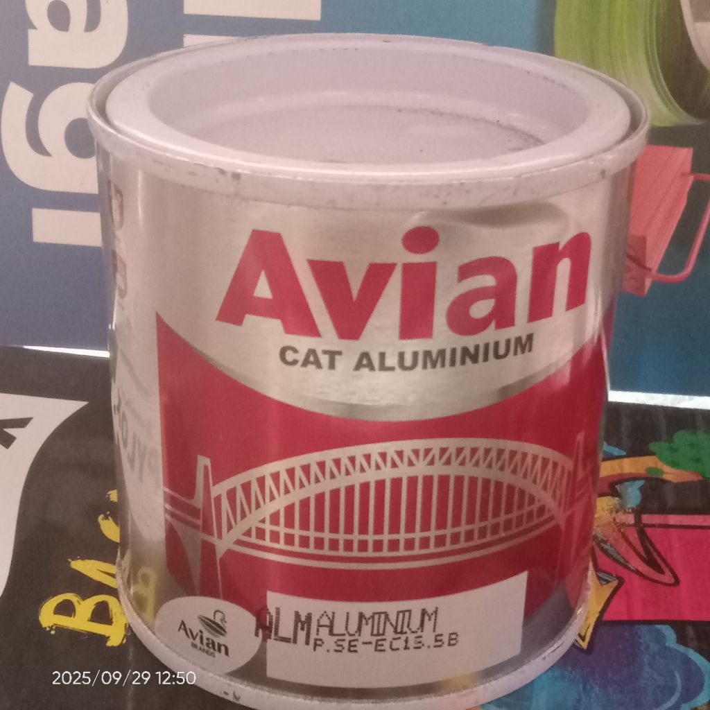 cat Avian warna silver 200 cc