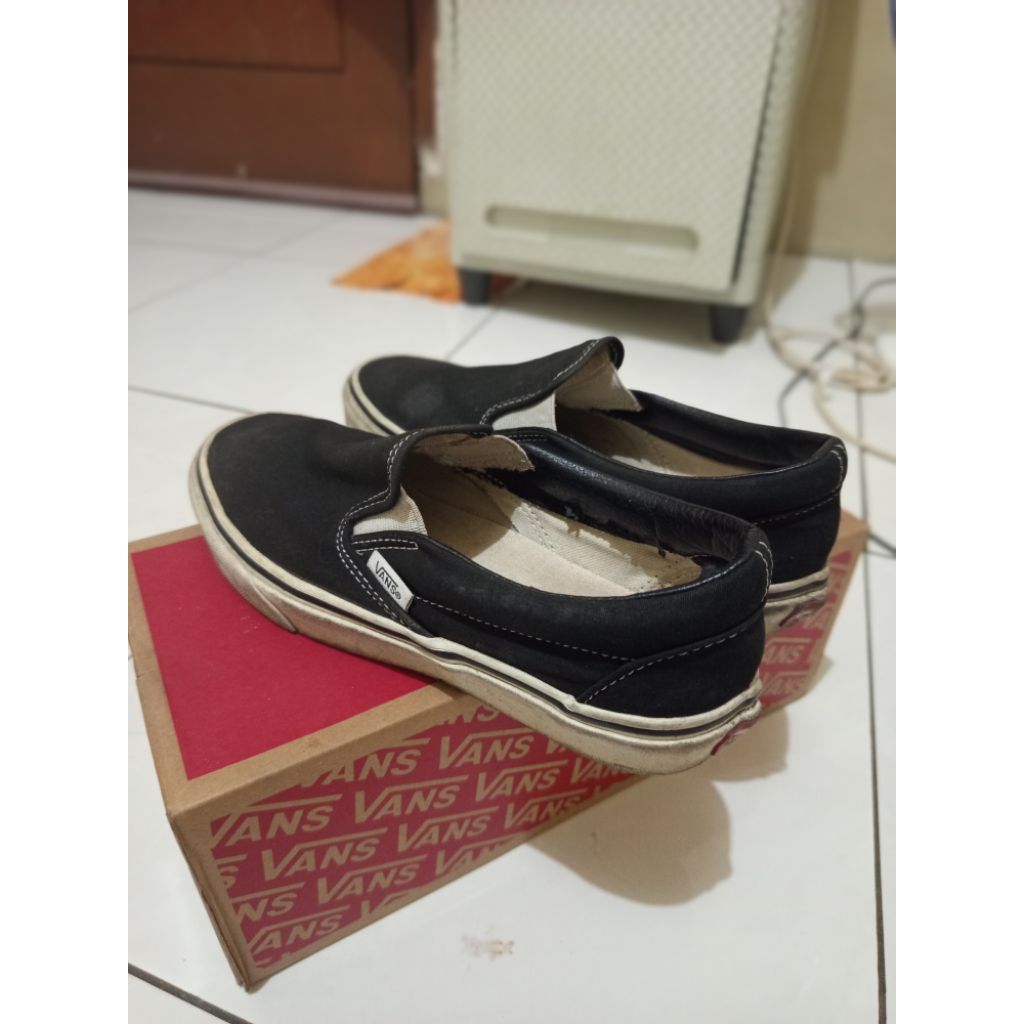 PRELOVED / SECOND sepatu vans slip on black an white  ORIGINAL