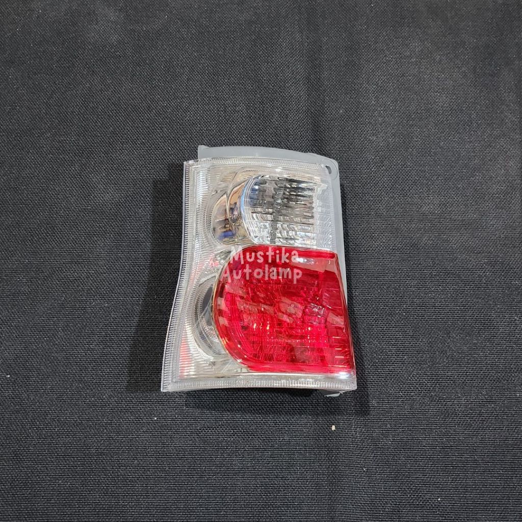 Stoplamp / Lampu Belakang Daihatsu Luxio 2014 2015 - UP