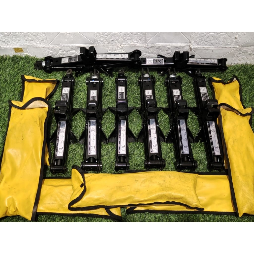 dongkrak mobil original copotan avanza,Xenia,grandmax,dll..