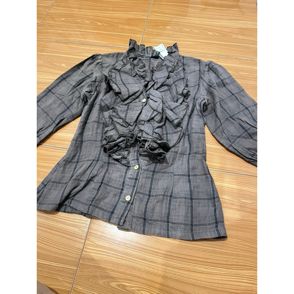 Blouse Kotak-Kotak Grey Ruffle (Preloved)