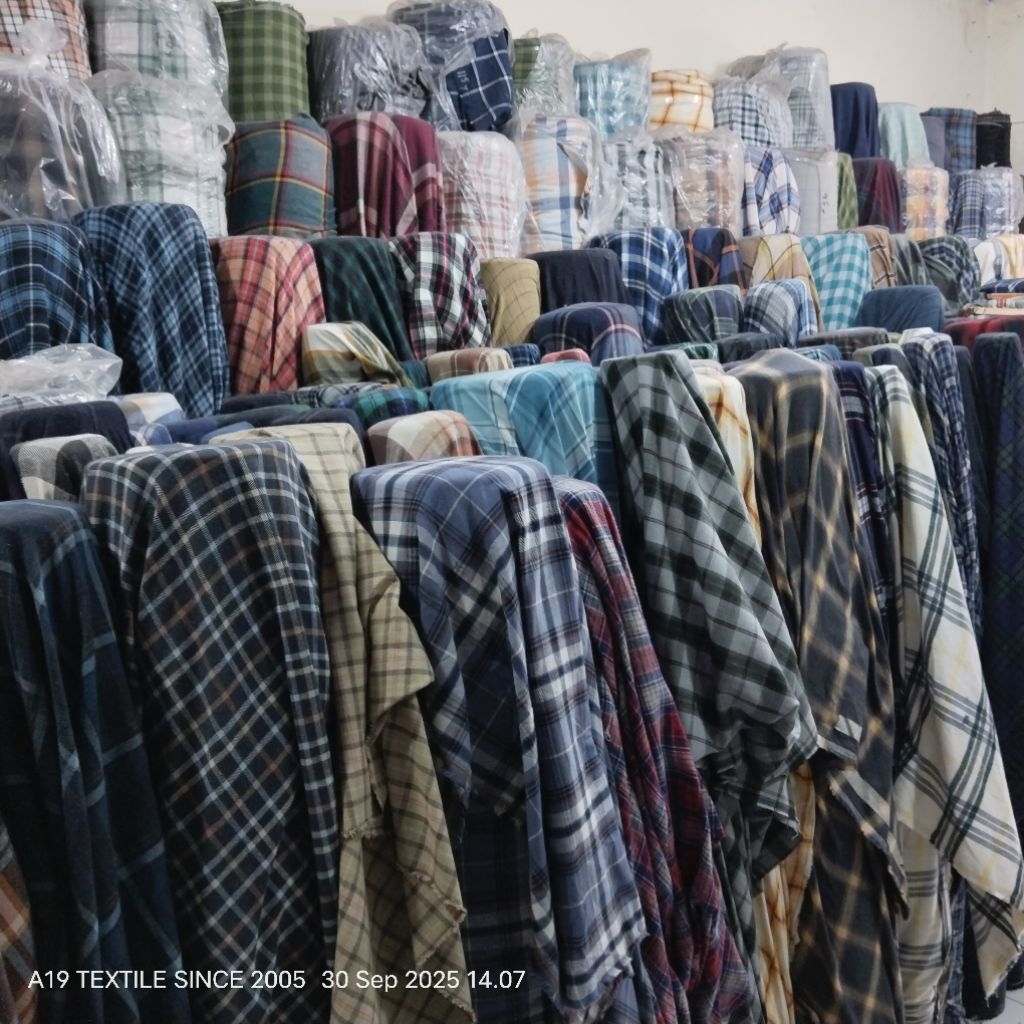 HARGA/0,5 M | KATUN FLANNEL | KAIN FLANEL PREMIUM | BAHAN FLANEL MOTIF KOTAK | KAIN FLANEL UNIQLO