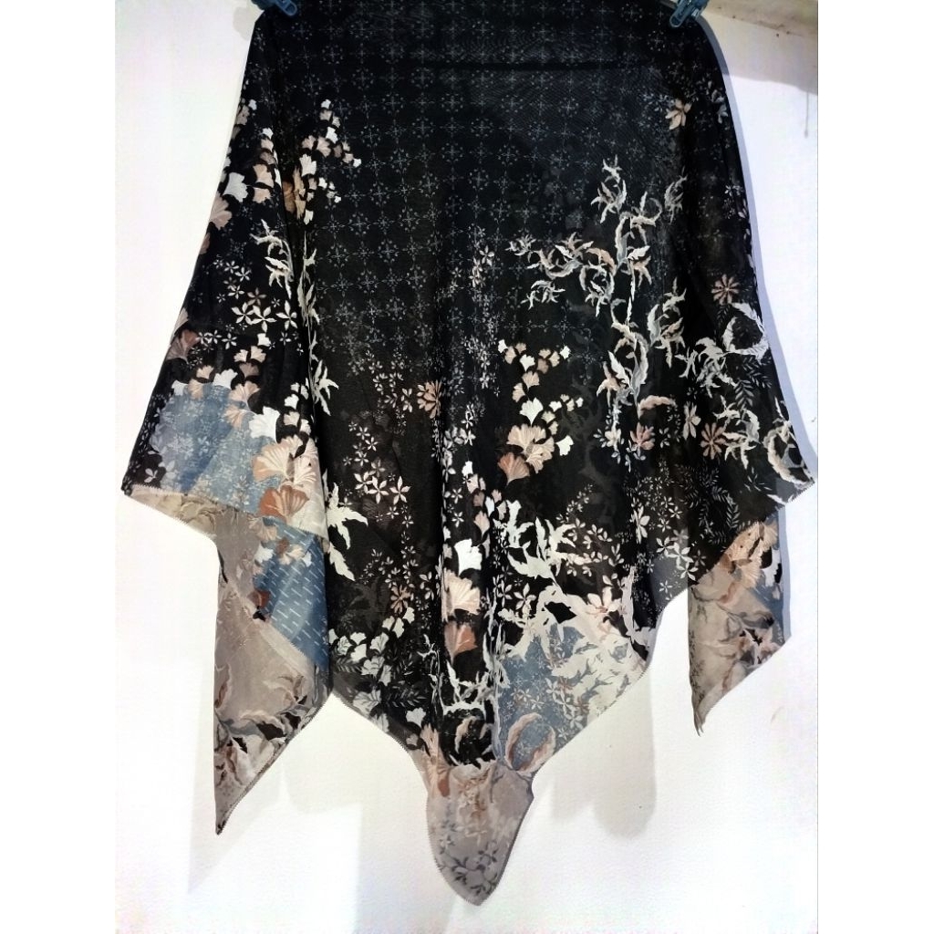 Hijab segiempat cuting laser