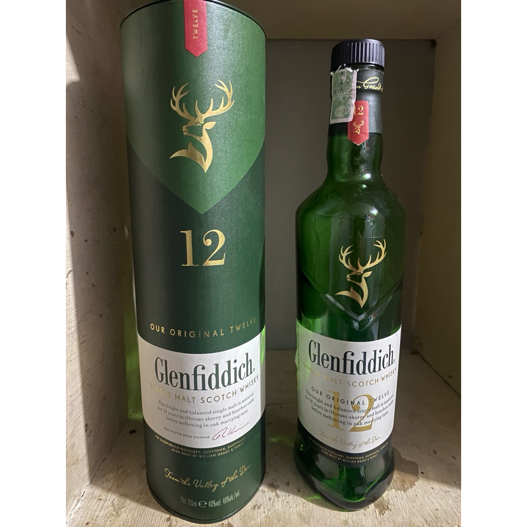 Botol Bekas Kosong Glenfiddich dan Tempat