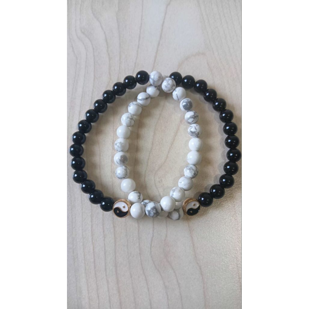 Howlite x Obsidian