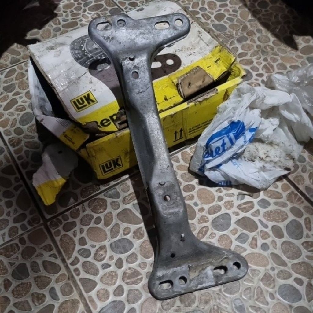 strutbar bawah engine bmw e36 m43