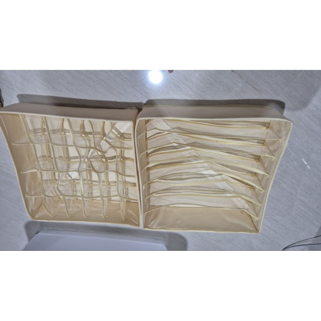 PRELOVED  KOTAK PENYIMPANAN BRA DAN CELANA DALAM