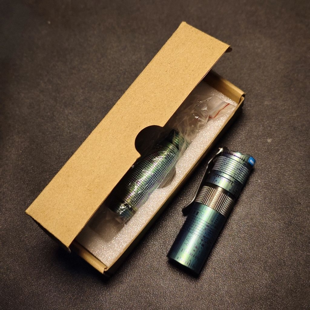 Convoy S2+ Premiun Titanium Green Circuit Pattern Senter EDC