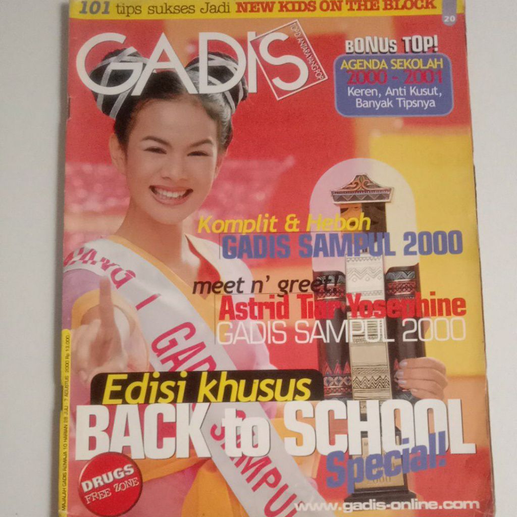 Majalah Gadis Tahun 2000 Cover Astrid Tiar Josephine Panjaitan (Gadis Sampul'2000)