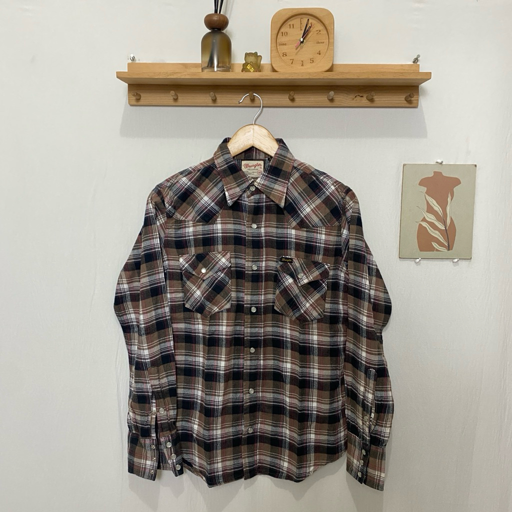 kemeja flanel WRANGLER original kondisi bagus size M