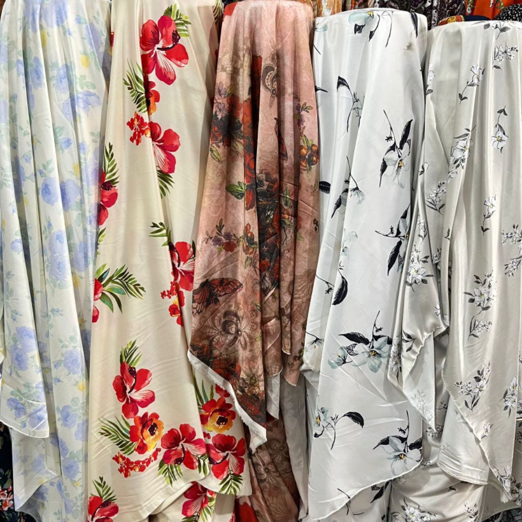 kain satin silk motif bunga -halus &lembut-tidak transparan