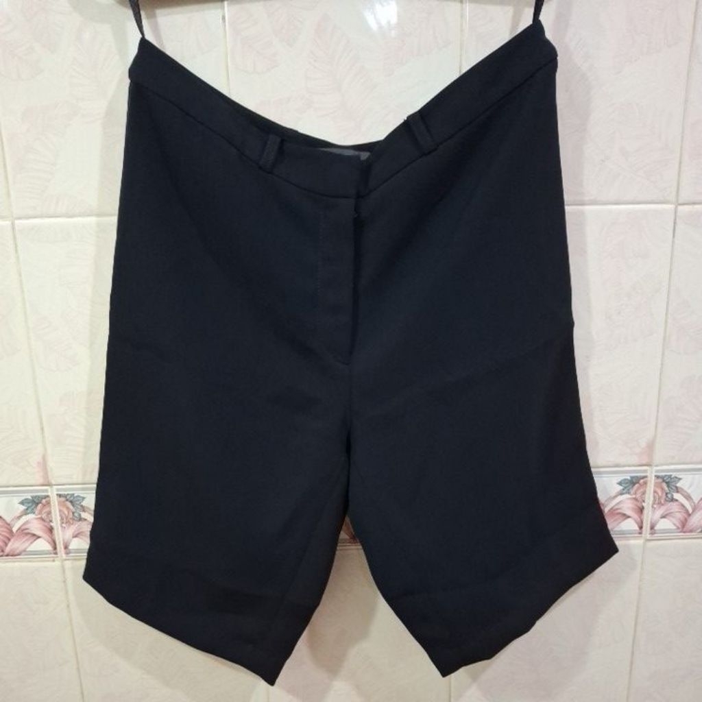 Celana Pendek Kain Wanita
