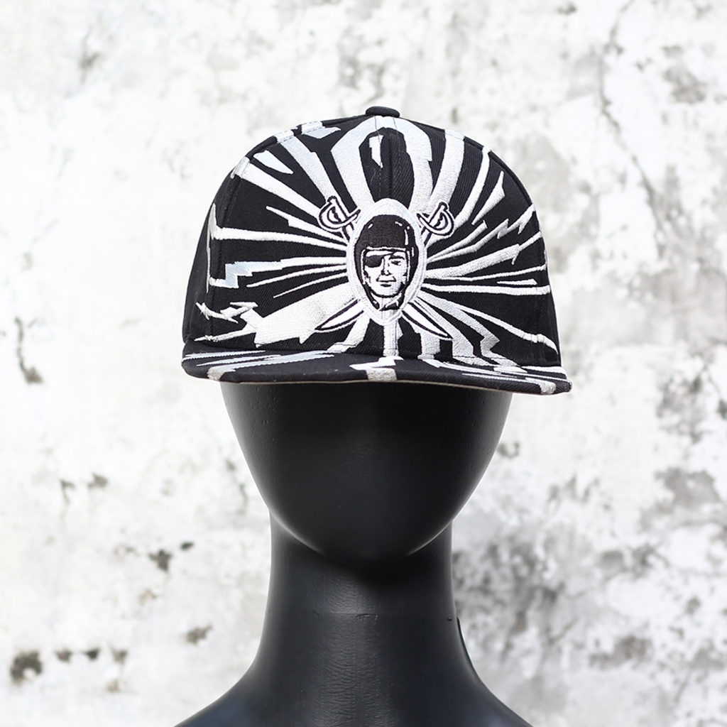 Topi RAIDERS Mitchell and Ness Snapback Black White Original Second