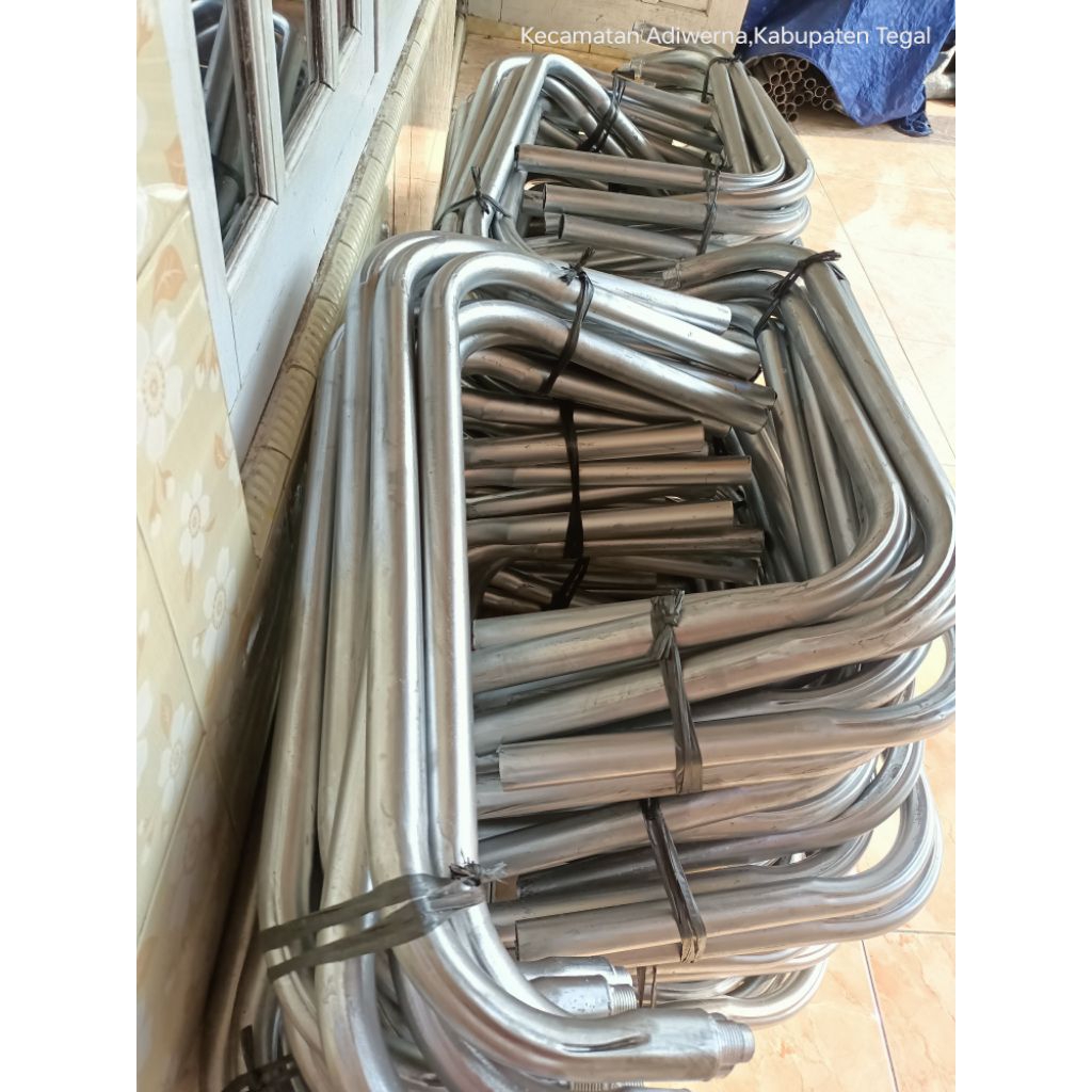 Yuni_Genz Tiang Lampu Jalan / Tiang Besi Gantung Lampu Jalan