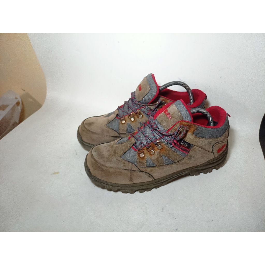sepatu gunung lavio second size 43 insole 27