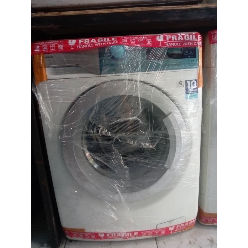 MESIN CUCI ELECTROLUX EWF12933 9KG FRONT LOADING