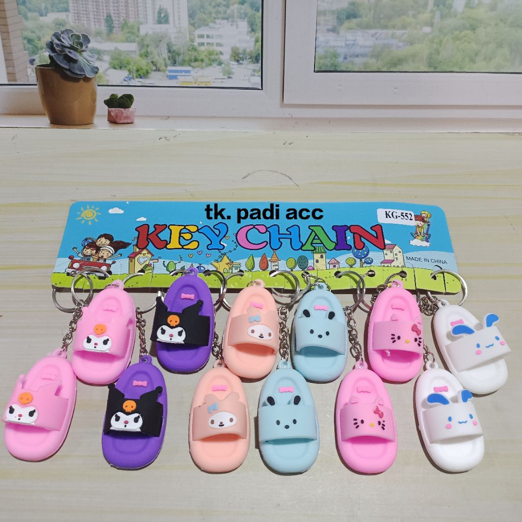 Grosir gantungan kunci karakter sanrio sandal lusinan isi 12 pcs