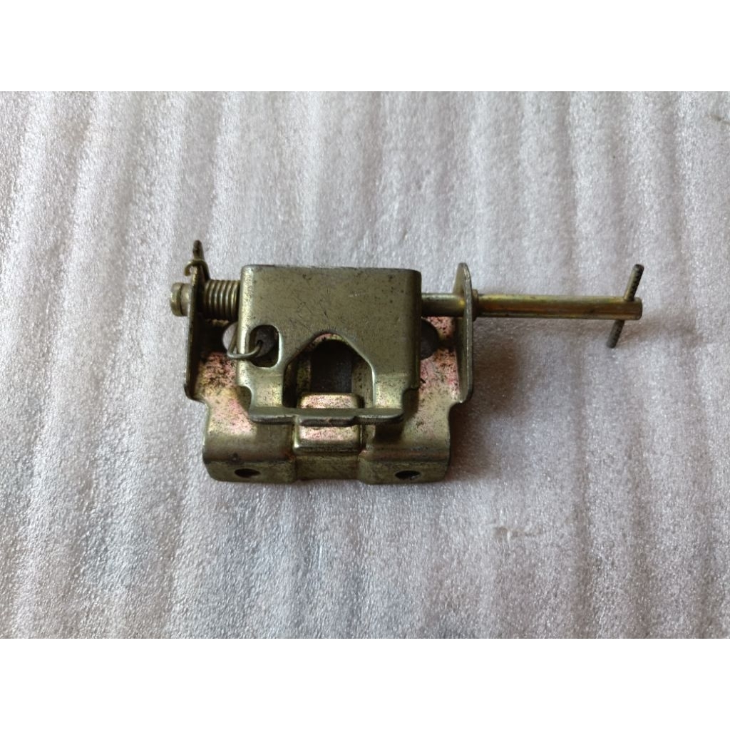 Lawan kunci jok Honda Astrea grand prima original nos astra