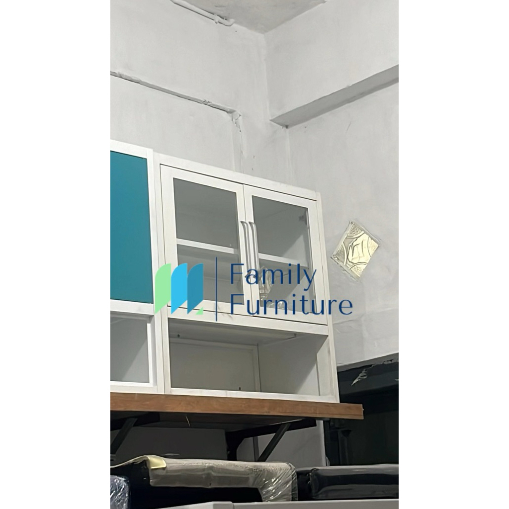 Lemari Dapur Gantung Plat Besi 2 Pintu Kaca Transparant