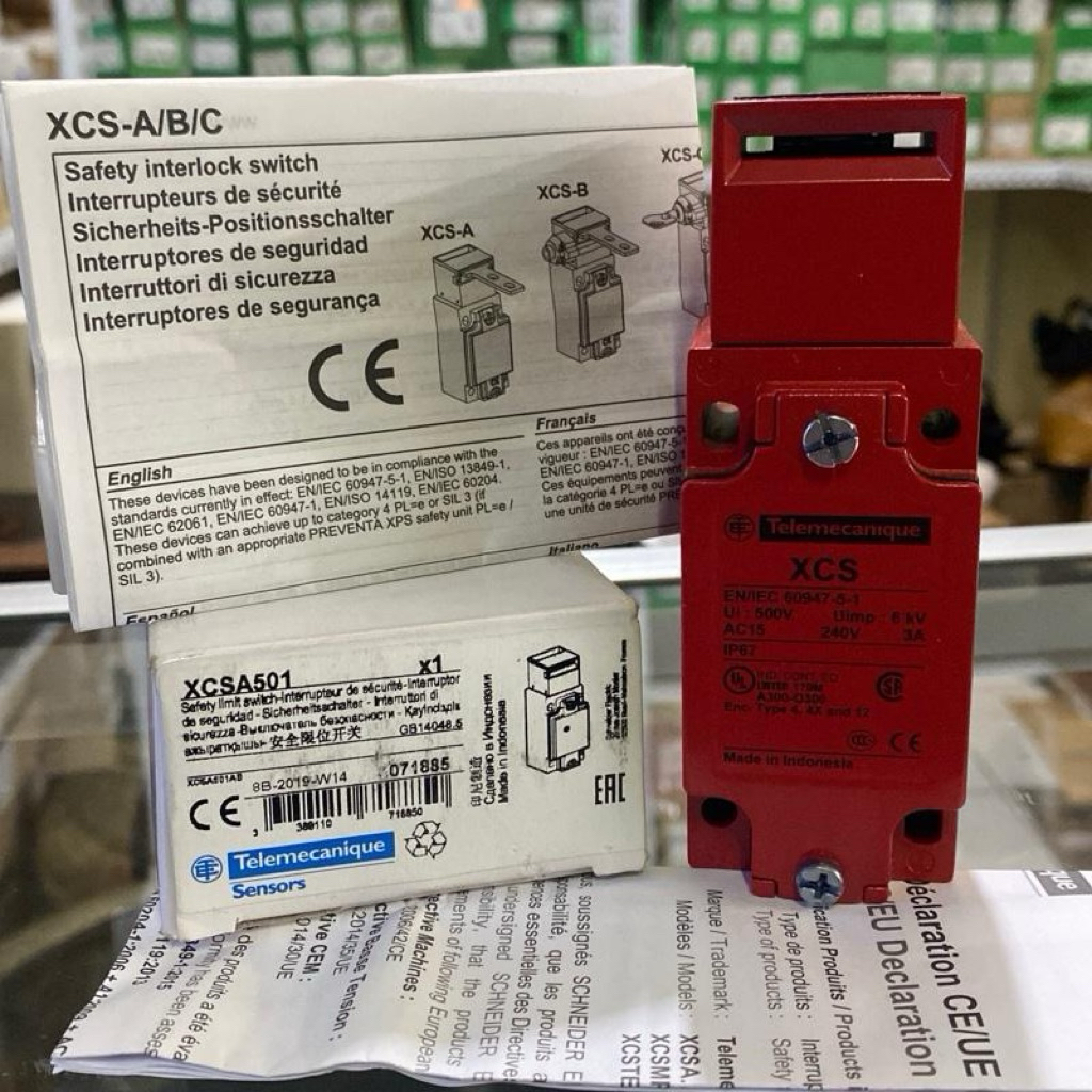 Telemecanique XCSA501 Safety Limit Switch Made in Indonesia Ori New