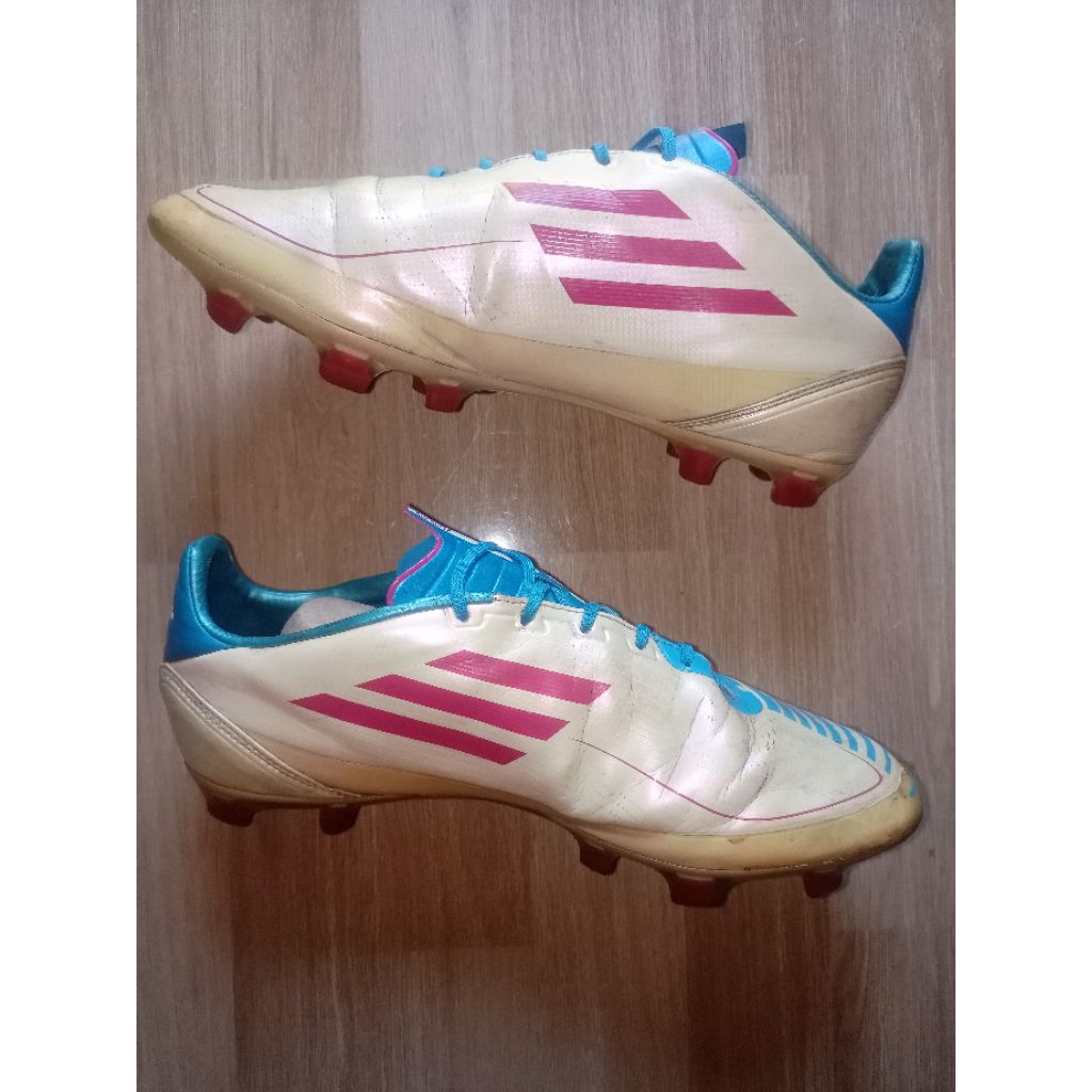 sepatu bola second Adidas F30 size 42 ⅔