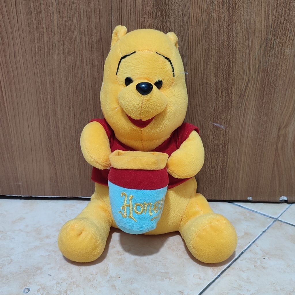 Boneka Winnie the Pooh Second Preloved
