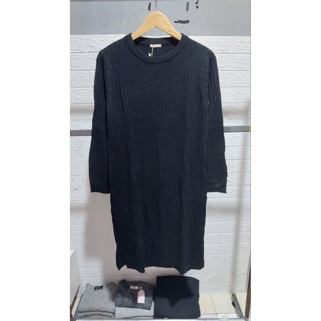 GU UNIQLO MIDI DRESS RAJUT LIDI HITAM