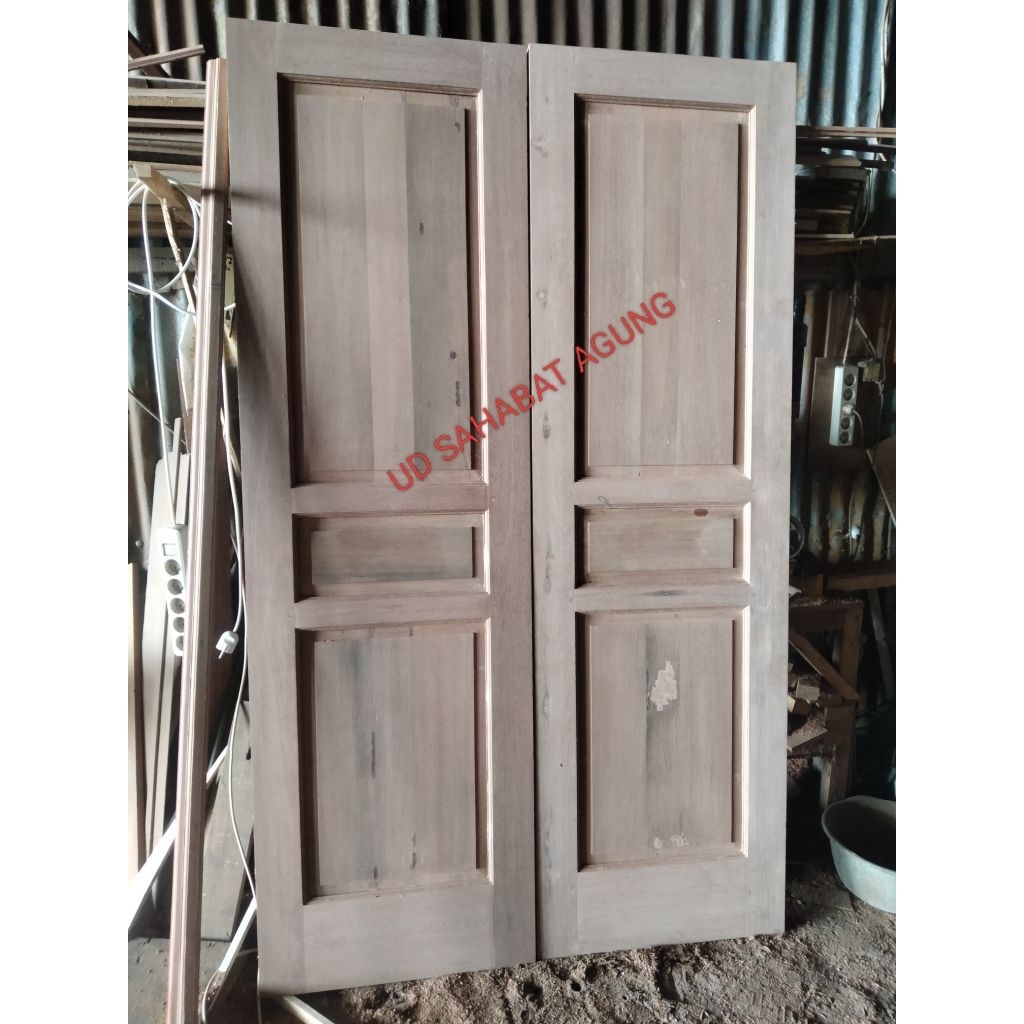 DAUN PINTU+KUSEN KUPU2 TARUNG BAHAN KAYU KAMPER DAN MERANTI FUL KAMPER OVEN FEST RESPON